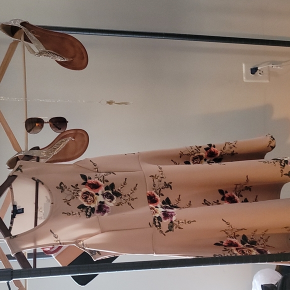 Outfit - Picture 6 of 9